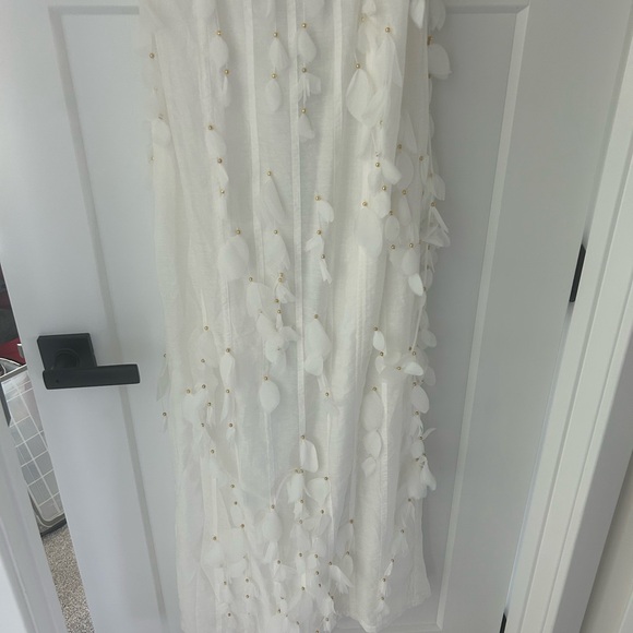 Heiress Beverly Hills White Petal Dress - Picture 5 of 8